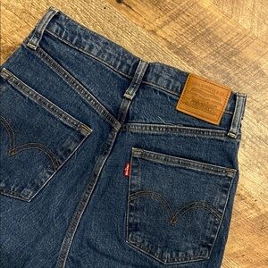 Levi's Women's Straight Leg Jeans in Dark Blue